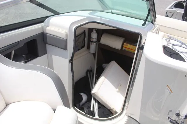 Slide: The Image of Sea Ray 220 Sundeck 2013 - 22