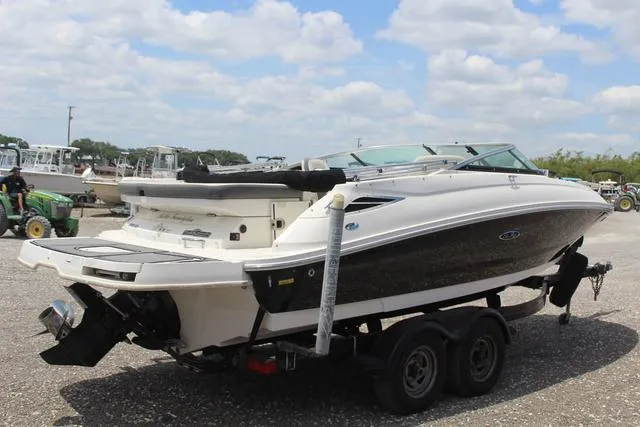 Slide: The Image of Sea Ray 220 Sundeck 2013 - 4