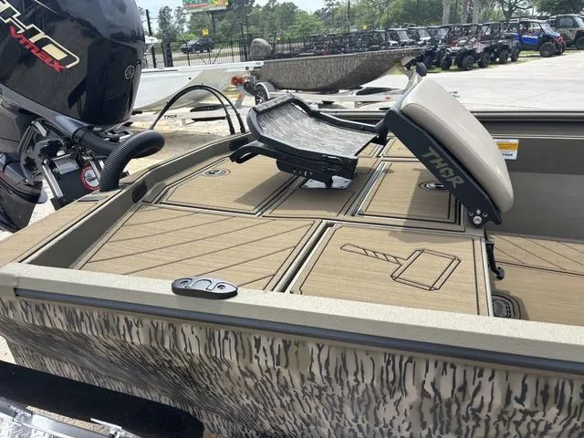 Slide: The Image of Thor LH1900CC W/ SEASTAR STEERING 2025 - 12