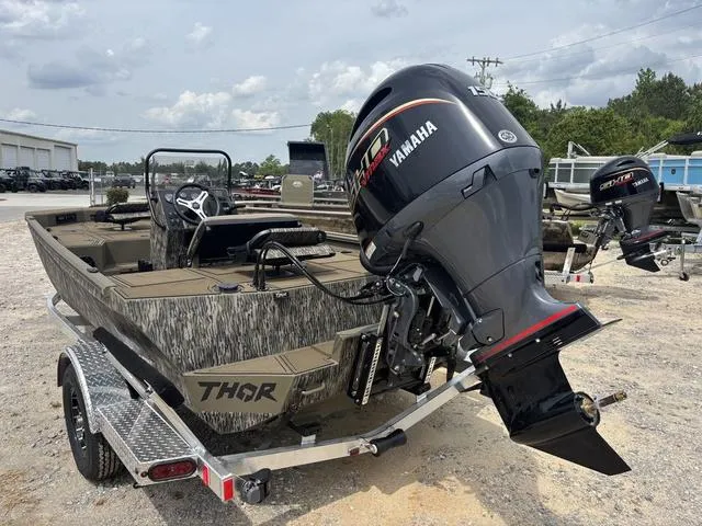 Slide: The Image of Thor LH1900CC W/ SEASTAR STEERING 2025 - 19