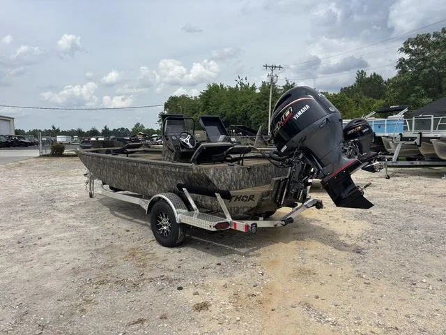 Slide: The Image of Thor LH1900CC W/ SEASTAR STEERING 2025 - 4