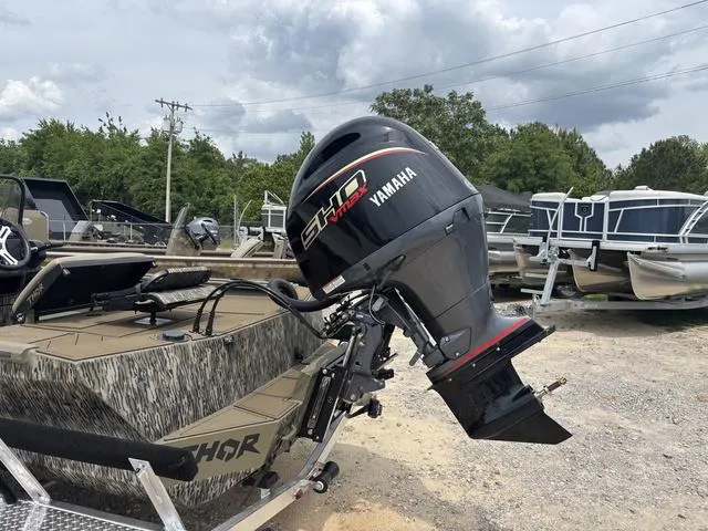 Slide: The Image of Thor LH1900CC W/ SEASTAR STEERING 2025 - 5