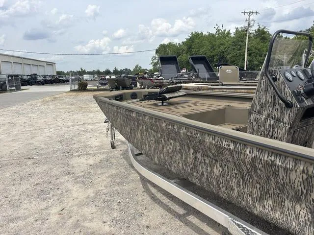 Slide: The Image of Thor LH1900CC W/ SEASTAR STEERING 2025 - 7