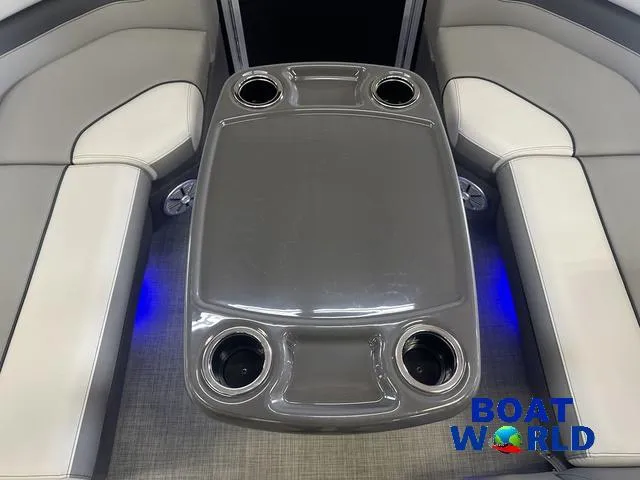 Slide: The Image of Princecraft Vectra 21 RL Lounge Swingback & Mercury 4-Stroke E 2025 - 26