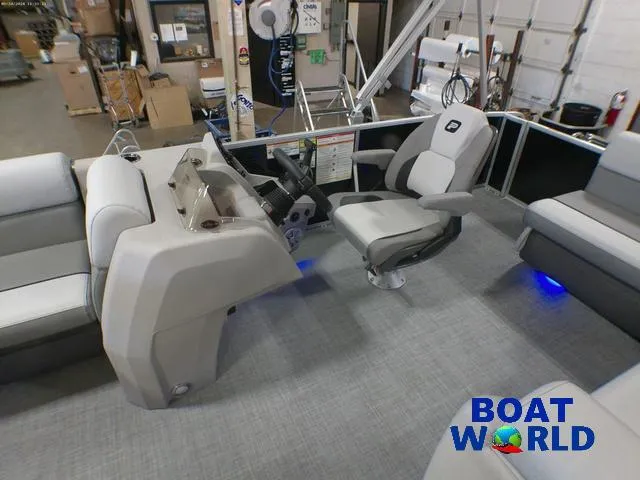 Slide: The Image of 2025 Princecraft Vectra 21 Cruise Lounge interior with Mercury 4-Stroke EFI, showcased at Boat World. - 11