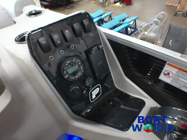 Slide: The Image of Control panel of 2025 Princecraft Vectra 21 Cruise Lounge boat, featuring Mercury 4-Stroke EFI. - 15