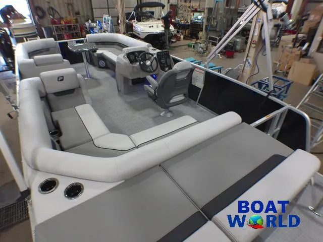 Slide: The Image of 2025 Princecraft Vectra 21 Cruise Lounge with Mercury 4-Stroke EFI, spacious seating, modern design. - 19