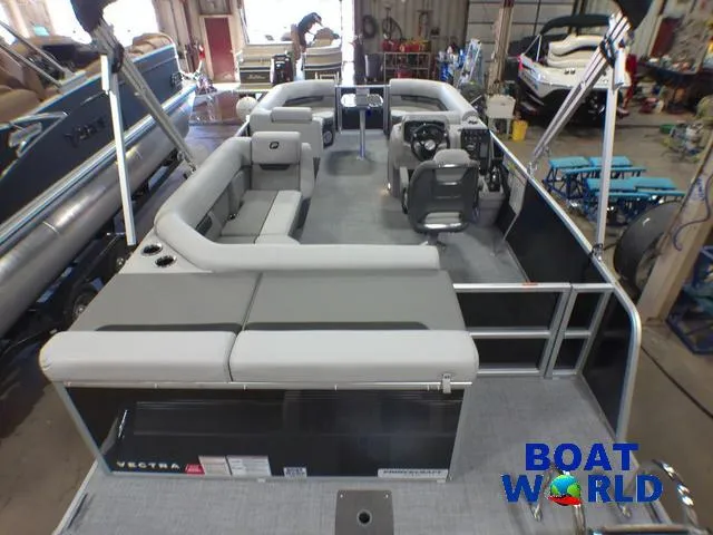 Slide: The Image of 2025 Princecraft Vectra 21 Cruise Lounge with Mercury 4-Stroke EFI in showroom. - 6