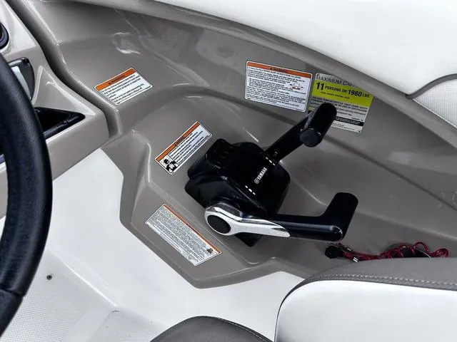 Slide: The Image of Yamaha 242 Limited 2013 - 16