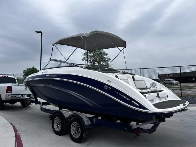 Slide: The Image of Yamaha 242 Limited 2013 - 5