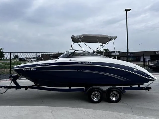 Slide: The Image of Yamaha 242 Limited 2013 - 6