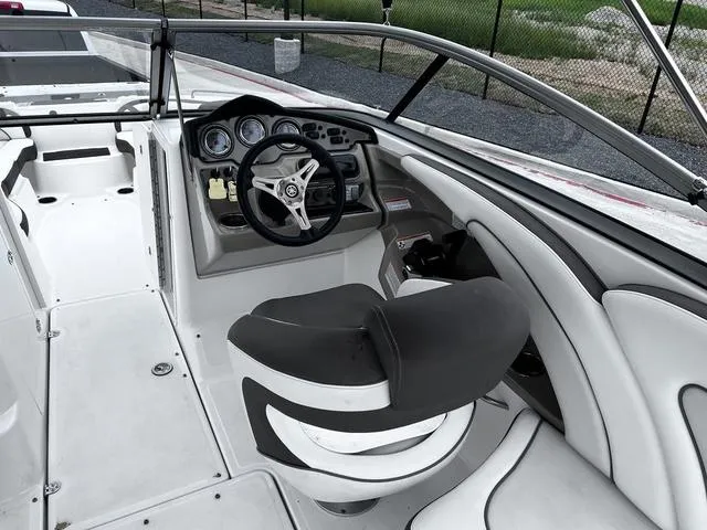 Slide: The Image of Yamaha 242 Limited 2013 - 8