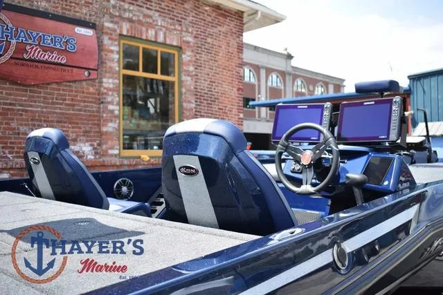 Slide: The Image of Ikon Boats LX20 2024 - 11