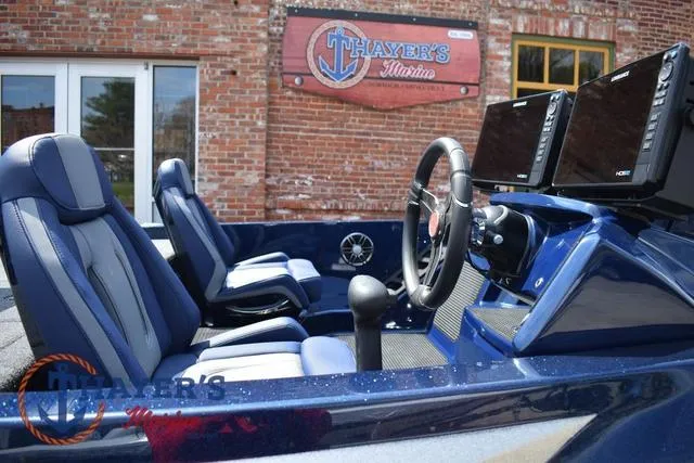 Slide: The Image of Ikon Boats LX20 2024 - 12