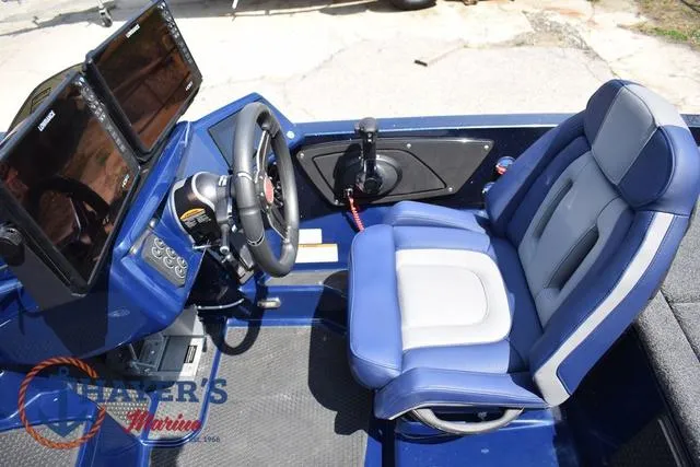 Slide: The Image of Ikon Boats LX20 2024 - 15