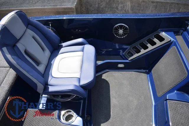 Slide: The Image of Ikon Boats LX20 2024 - 19