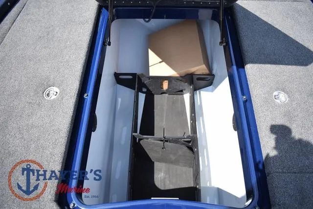 Slide: The Image of Ikon Boats LX20 2024 - 25