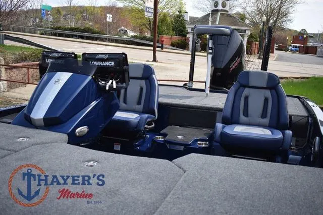 Slide: The Image of Ikon Boats LX20 2024 - 33