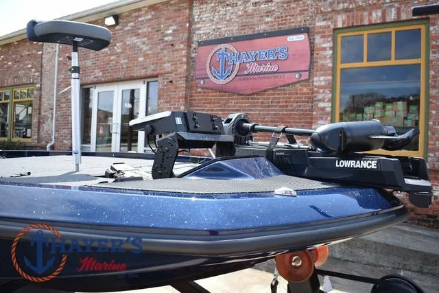 Slide: The Image of Ikon Boats LX20 2024 - 8