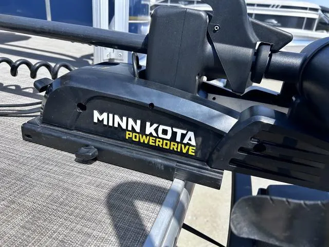 Slide: The Image of Minn Kota PowerDrive motor on 2023 Sun Tracker Bass Buggy® 16 XL Select boat. - 7