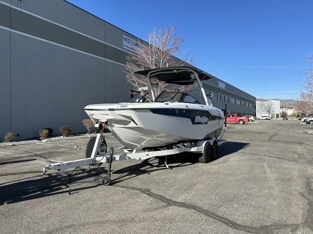 Slide: The Image of Malibu M220 2024 - 2