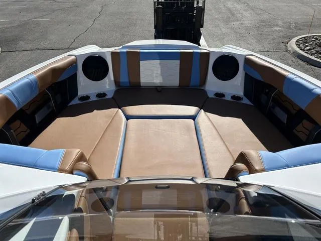 Slide: The Image of Malibu 23 MXZ 2024 - 10