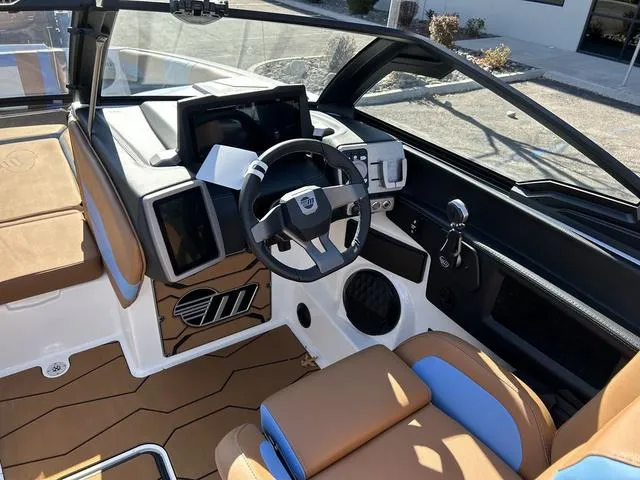 Slide: The Image of Malibu 23 MXZ 2024 - 11