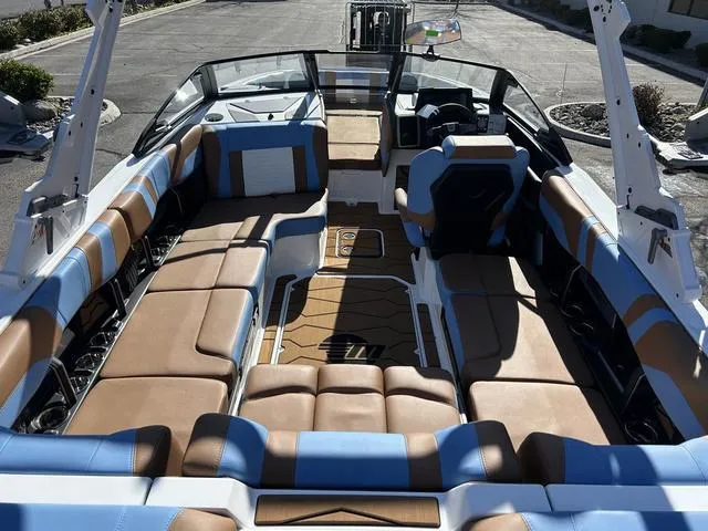 Slide: The Image of Malibu 23 MXZ 2024 - 4