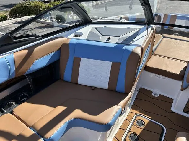 Slide: The Image of Malibu 23 MXZ 2024 - 6