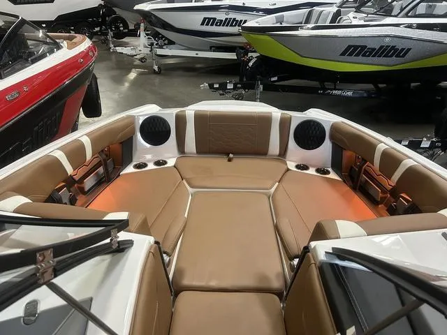 Slide: The Image of Malibu 23 MXZ 2024 - 10