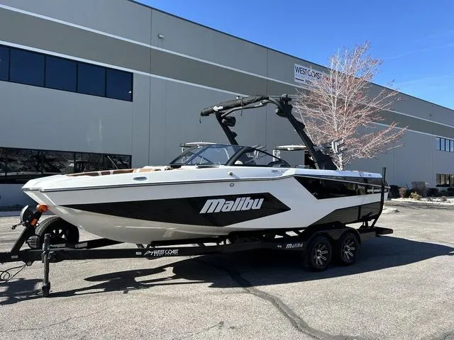 Slide: The Image of Malibu 23 MXZ 2024 - 3