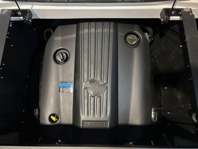 Slide: The Image of Malibu Wakesetter 23 LSV 2025 - 17