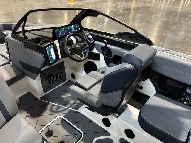 Slide: The Image of Malibu Wakesetter 23 LSV 2025 - 25