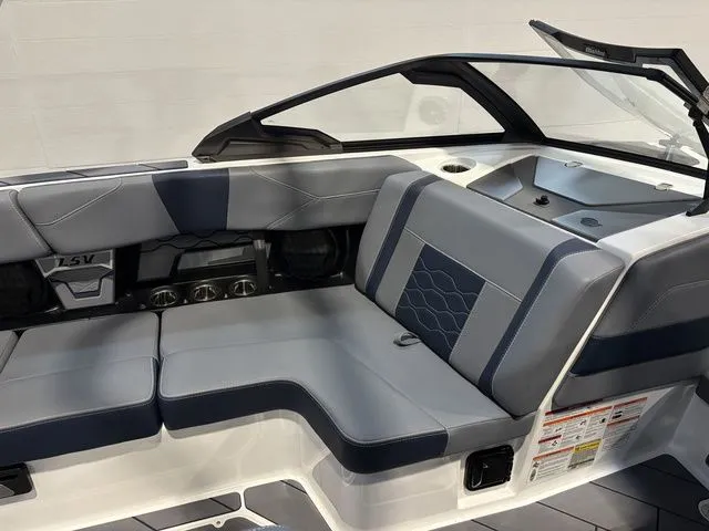 Slide: The Image of Malibu Wakesetter 23 LSV 2025 - 27