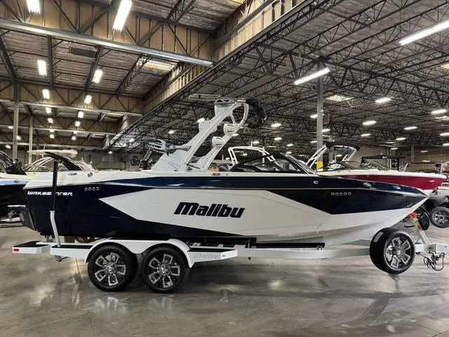 Slide: The Image of Malibu Wakesetter 23 LSV 2025 - 3