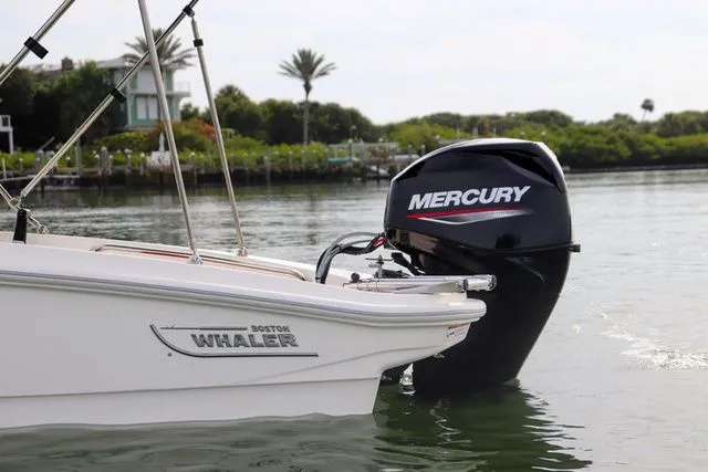 Slide: The Image of Boston Whaler 130 Super Sport 2024 - 3