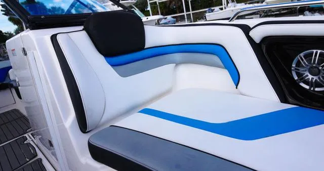 Slide: The Image of Yamaha 242X E-Series 2016 - 11