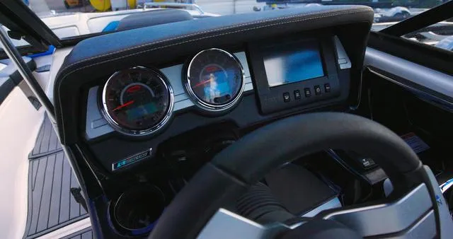 Slide: The Image of Yamaha 242X E-Series 2016 - 5