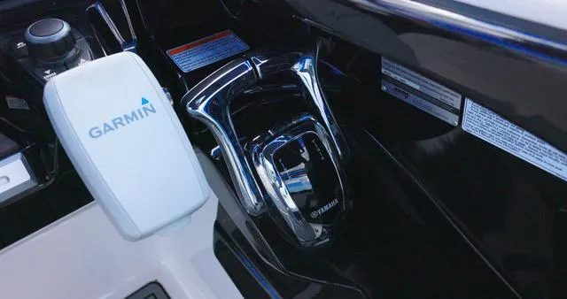 Slide: The Image of Yamaha 242X E-Series 2016 - 8