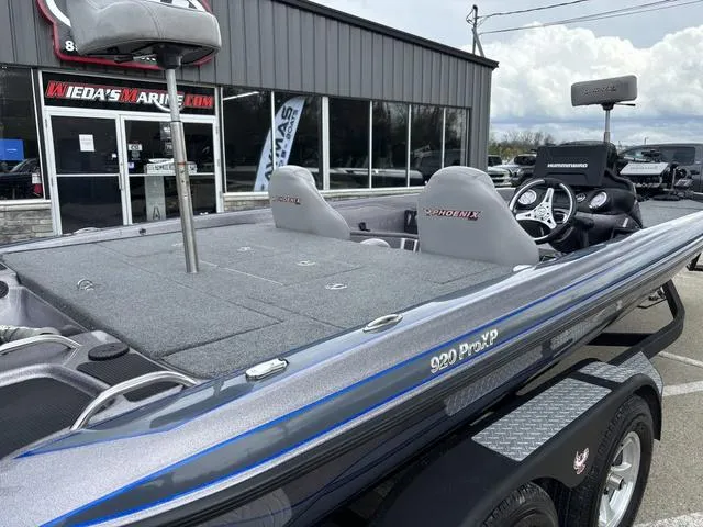 Slide: The Image of 2015 Phoenix 920 PRO XP boat displayed at Wieda's Marine dealership. - 3