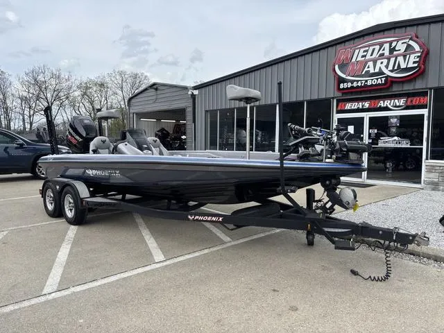 Slide: The Image of 2015 Phoenix 920 PRO XP boat parked at Wieda's Marine dealership. - 8