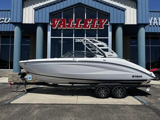 Slide: The Image of Yamaha 252S 2025 - 1