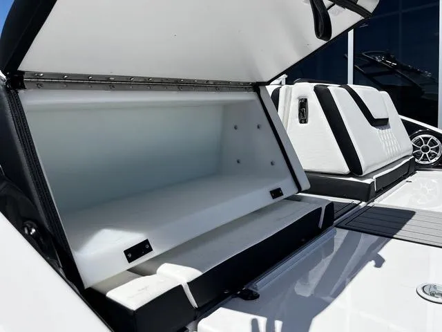 Slide: The Image of Yamaha 252S 2025 - 12