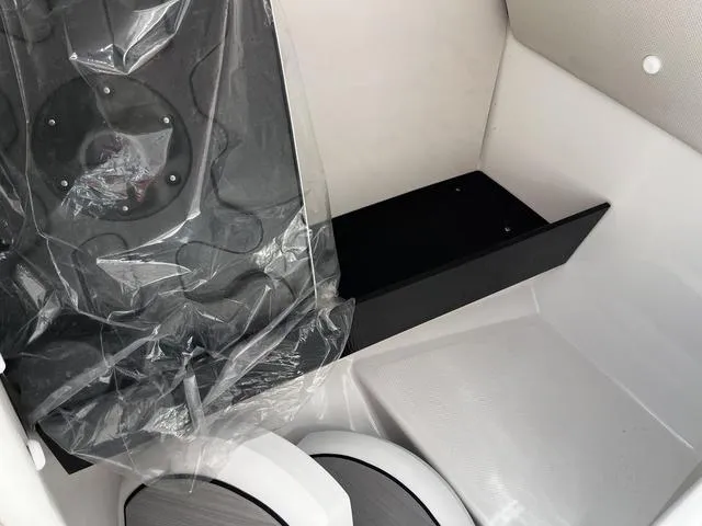 Slide: The Image of Yamaha 252S 2025 - 22