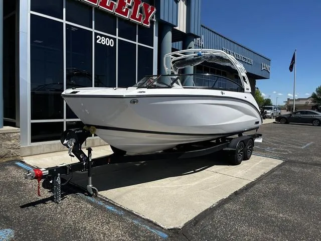 Slide: The Image of Yamaha 252S 2025 - 4