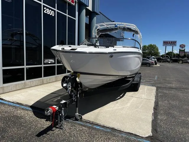 Slide: The Image of Yamaha 252S 2025 - 5