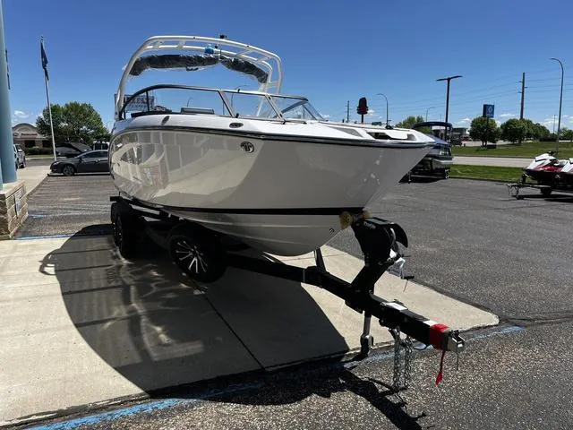 Slide: The Image of Yamaha 252S 2025 - 7