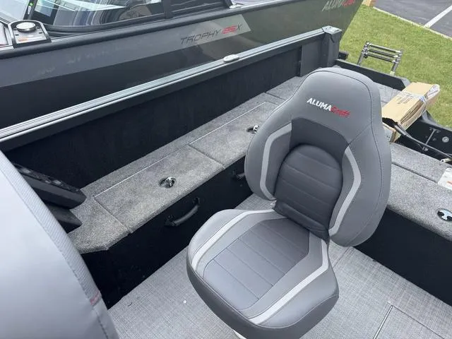 Slide: The Image of Alumacraft 185X Competitor Sport FSX LUX 2025 - 9