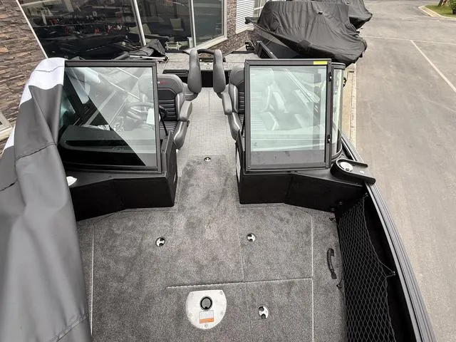 Slide: The Image of Alumacraft Competitor 205X Sport 2025 - 15