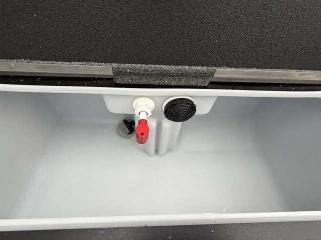 Slide: The Image of Alumacraft Competitor 205X Sport 2025 - 17